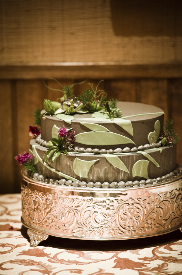 Свадебный торт с декором разных стилей
